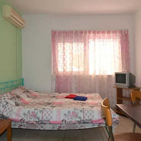 Economy Studio Apartments Chania  Exterior photo